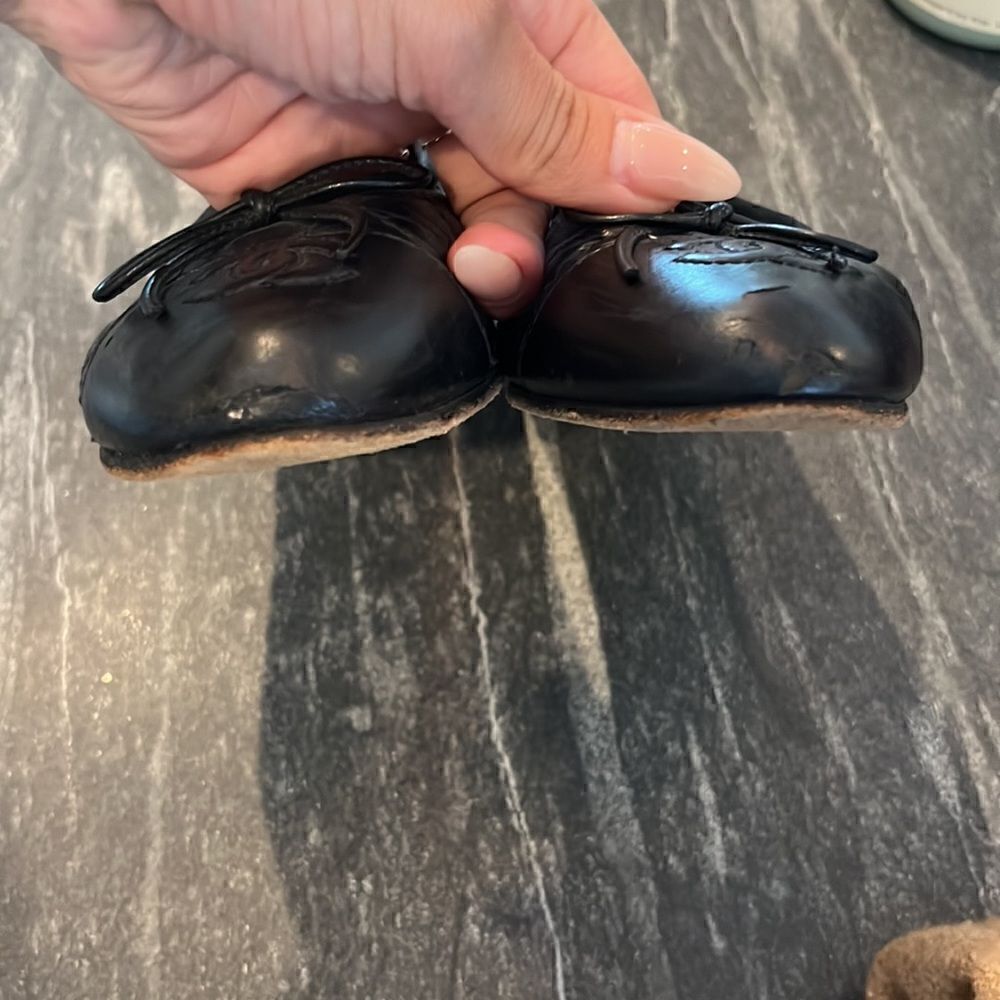 Chanel Slides - Picture 2 of 7